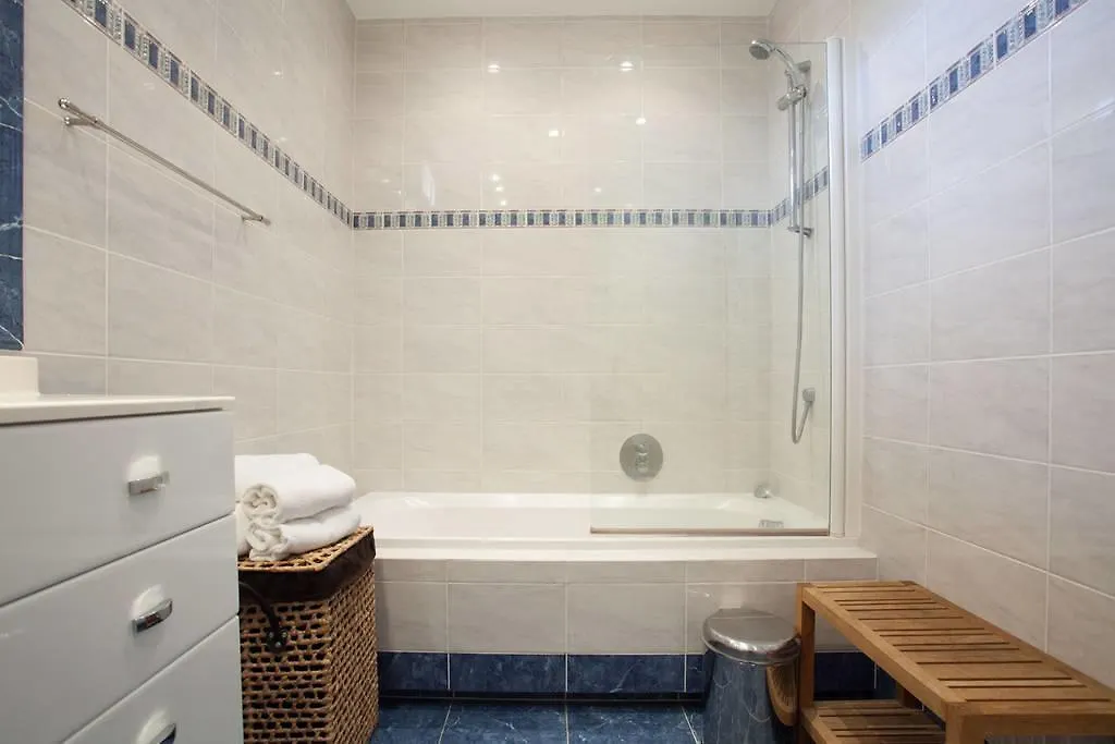 Victor Hugo Topfloor Cannes France