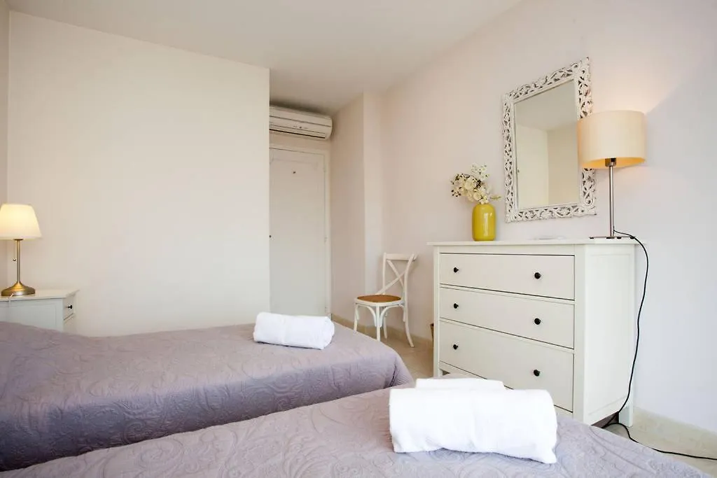 Victor Hugo Topfloor Cannes 0*,  France